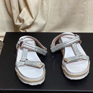 Taryn Rose leather white/metallic silver sandal